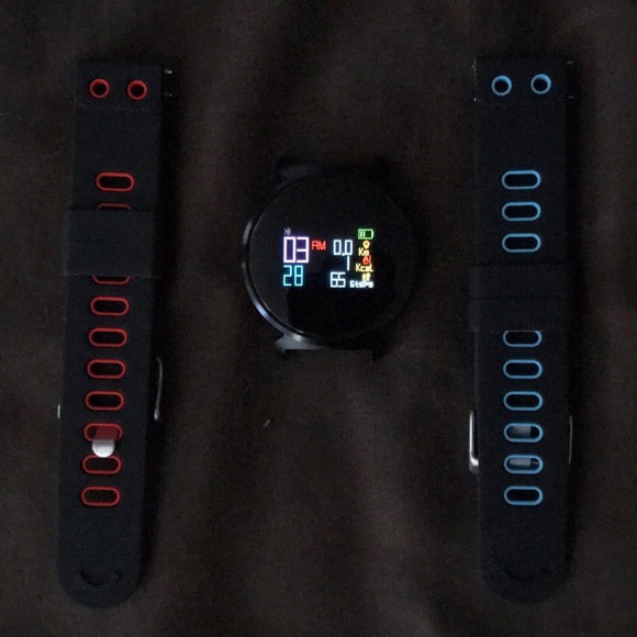 Smart Watch! Compatible with IOS and Android - Picture 2 of 3